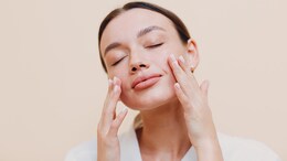 5 Herbs And Spices To Include To Your Daily Diet For Glowing Skin