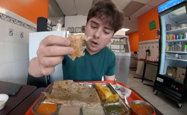 American YouTuber की तमिल से इम्प्रेस हुआ रेस्टोटरेंट मालिक, फ्री में दिया खाना