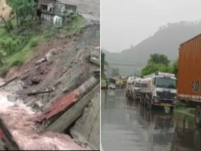 Rain, Snow Block Kashmir Highway, Thousands Of Vehicles Stuck