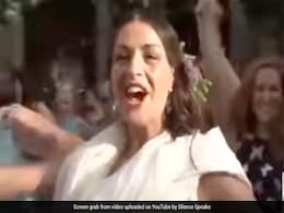 इटैलियन दुल्हन ने सलमान-सुष्मिता के चुनरी-चुनरी गाने पर किया ऐसा डांस, गेस्ट भी लगे दुल्हन के साथ नाचने इटैलियन दुल्हन ने सलमान-सुष्मिता के चुनरी-चुनरी गाने पर किया ऐसा डांस, गेस्ट भी लगे दुल्हन के साथ नाचने