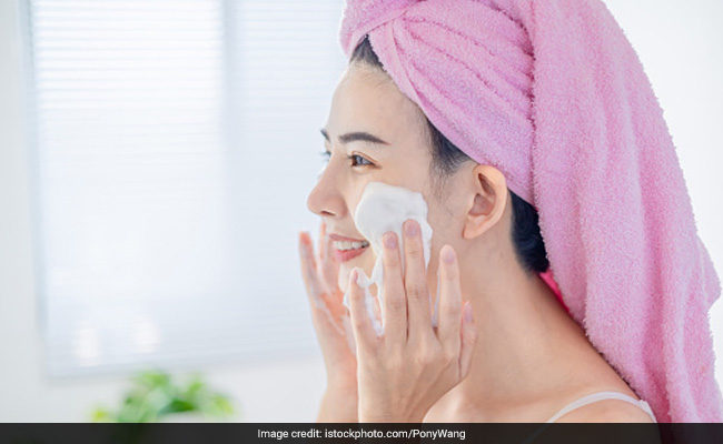 Try These 8 Cleansing Milks For Fresh And Glowing Skin