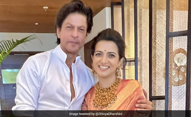 When Shah Rukh Khan Met TV Star Dhivya Darshini; "I Hugged Him Tight"