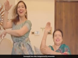 तारक मेहता की बबीता ने 'नच पंजाबन' गाने पर मां के साथ किया डांस, वीडियो देख फैन्स बोले- कियारा से अच्छा तो आप कर रही हैं तारक मेहता की बबीता ने 'नच पंजाबन' गाने पर मां के साथ किया डांस, वीडियो देख फैन्स बोले- कियारा से अच्छा तो आप कर रही हैं