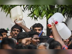 श्रीलंका में पेट्रोल 398 और डीजल 382 प्रति लीटर तक पहुंचा, मिडिल ईस्ट संकट में लोगों पर मंहगाई की मार