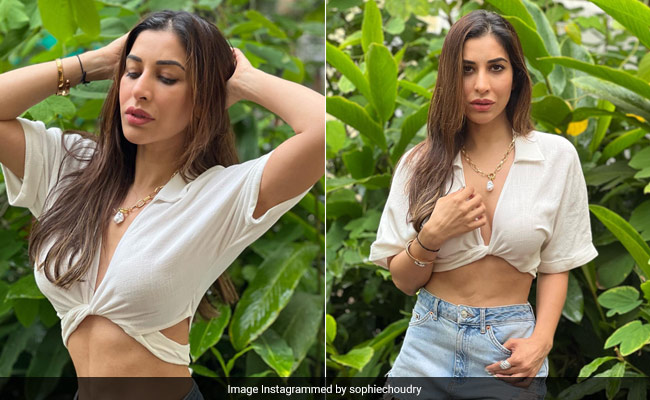 A Chic Cropped Shirt And Denim Shorts On Sophie Choudry Make For Stylish Goan Monsoon Days