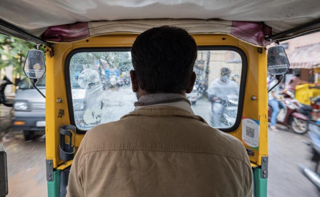 Rs 40 In 5 Hours? Video of Bengaluru Auto Driver Breaking Down Goes Viral