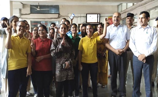 Haryana Board 12th Result 2022 Declared: हरियाणा बोर्ड 12वीं का रिजल्ट घोषित, रोहतक की काजल ने किया टॉप