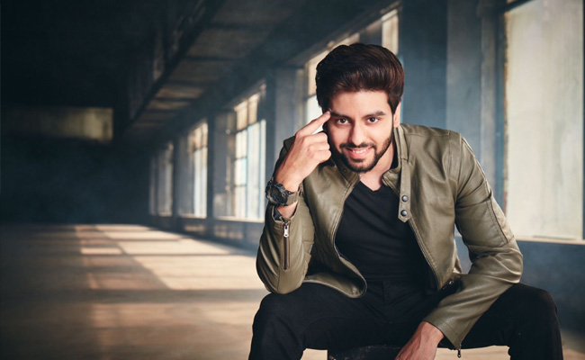 कुशल श्रीवास्तव की अपकमिंग फिल्म Golden Arrows में नजर आएंगे 'वोडका डायरीज' फेम राहुल कपूर