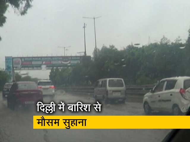 दिल्ली में बारिश से मौसम हुआ सुहाना, कई इलाकों में भरा पानी, सड़कों पर लगा जाम