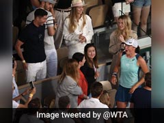 Swiatek's Reaction To Seeing Bayern Star In French Open Crowd Goes Viral