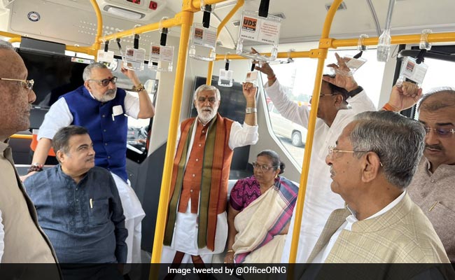 Nitin Gadkari, Fellow Union Ministers Snapped In Patna Airport Bus