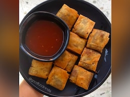 Chinese Samosa Recipe: The Classic Samosa Gets An Indo-Chinese Twist With This Recipe Chinese Samosa Recipe: The Classic Samosa Gets An Indo-Chinese Twist With This Recipe