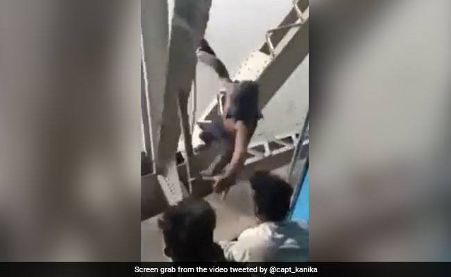 "New Spider Man...": Internet Users Shocked By Pickpocket Video