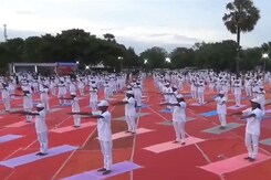 500 People Participate Perform Yoga In Kanniyakumari 500 People Participate Perform Yoga In Kanniyakumari
