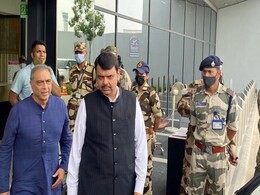 BJP's Devendra Fadnavis Meets Party Chief As Sena Rebel Heads To Mumbai BJP's Devendra Fadnavis Meets Party Chief As Sena Rebel Heads To Mumbai