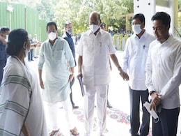 Presidential Poll: शरद पवार ने राष्ट्रपति उम्मीदवारी का प्रस्ताव ठुकराया, ममता बनर्जी ने सुझाए दो नये नाम Presidential Poll: शरद पवार ने राष्ट्रपति उम्मीदवारी का प्रस्ताव ठुकराया, ममता बनर्जी ने सुझाए दो नये नाम