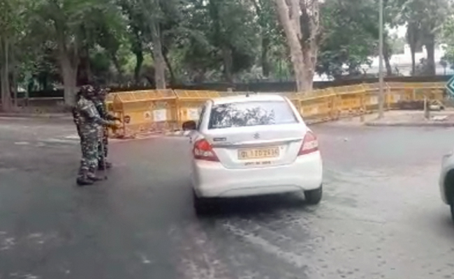 Traffic Curbs In Central Delhi As Rahul Gandhi Appears For Questioning