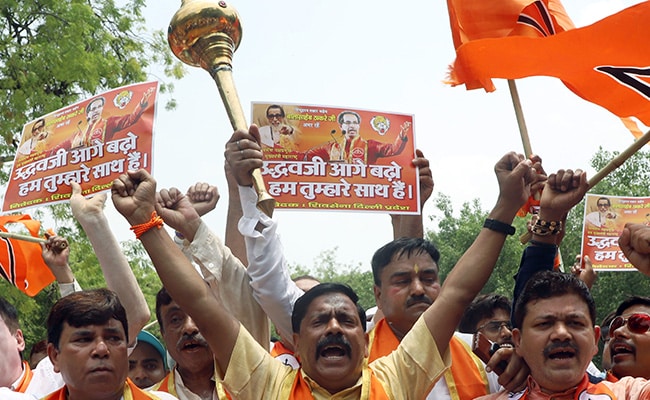सेना विद्रोहियों का '2/3 बहुमत' टीम ठाकरे की नई कानूनी हड़ताल से मिलता है सेना विद्रोहियों का “2/3 बहुमत” टीम ठाकरे की नई कानूनी हड़ताल से मिलता है