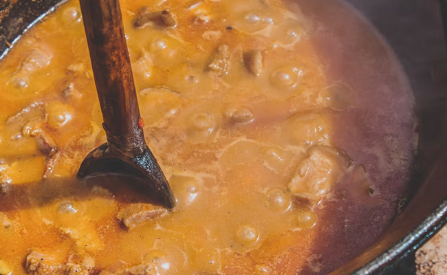 बिना प्याज के ग्रेवी को गाढ़ा करने में होती है दिक्कत तो ये 4 तरीके आएंगे काम, हर बार बनेगी लजीज Thick Gravy 