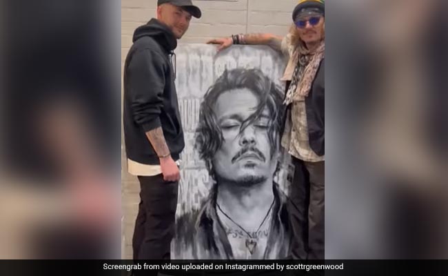 Johnny Depp Receives Portrait Of Himself As Gift, His Reaction Is Now Viral