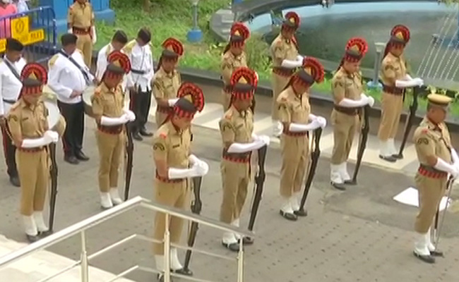 Gun Salute For Singer KK At Kolkata Airport, Mamata Banerjee Pays Tribute