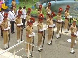 Gun Salute For Singer KK At Kolkata Airport, Mamata Banerjee Pays Tribute Gun Salute For Singer KK At Kolkata Airport, Mamata Banerjee Pays Tribute