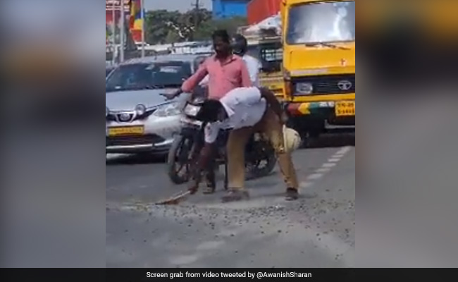 Viral Video: Traffic Cop Sweeps Busy Road To Help Commuters, Internet Salutes Him