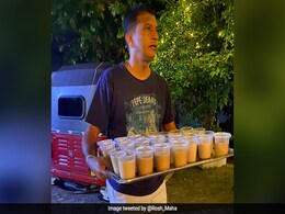 Ex Lankan Cricketer Serves Tea, Buns To People Waiting In Petrol Queues Ex Lankan Cricketer Serves Tea, Buns To People Waiting In Petrol Queues