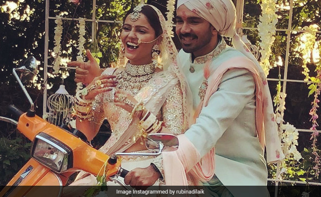 शादी की सालगिरह पर रुबीना दिलैक ने शेयर कीं खूबसूरत तस्वीरें, फैन्स बोले- जोड़ी सलामत रहे