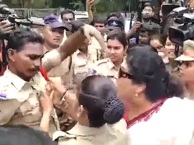 Renuka Chowdhury Of Congress Tries To Defend Grabbing A Cop's Collar