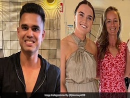 कोहली को 'प्रपोज' करने वाली महिला क्रिकेटर के साथ लंदन घूम रहे हैं अर्जुन तेंदुलकर कोहली को 'प्रपोज' करने वाली महिला क्रिकेटर के साथ लंदन घूम रहे हैं अर्जुन तेंदुलकर