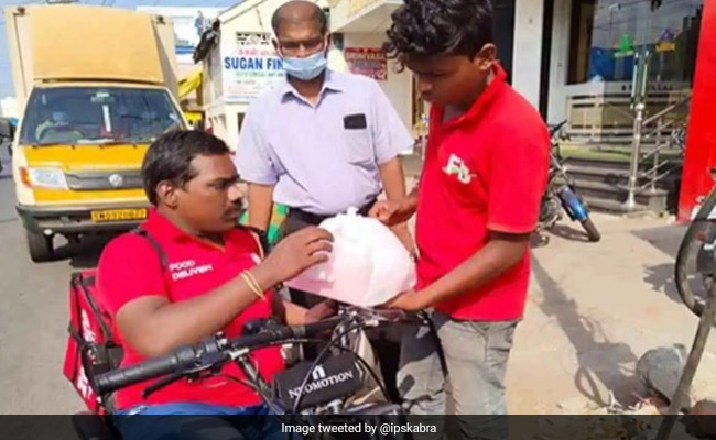 देश के पहले व्हीलचेयर फूड डिलीवरी ब्वॉय गणेश, जिन्होंने नहीं किया हालात से समझौता