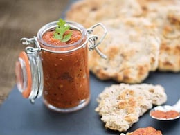 How To Make Seeni Sambol - The Traditional Onion Chutney From Sri Lanka