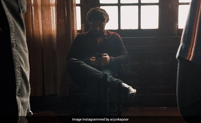 Arjun Kapoor's <i>The Lady Killer</i> Co-Star Bhumi Pednekar Asked Why She Is MIA In The Pics. His Reply