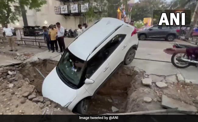 Video: SUV Falls Into Storm Water Pit In Chennai, Driver Escapes Unhurt