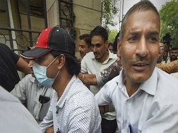 Arrested Fact-Checker Mohammed Zubair's Laptop, Hard Disks Seized By Cops Arrested Fact-Checker Mohammed Zubair's Laptop, Hard Disks Seized By Cops