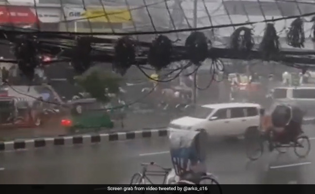 Viral Video Shows Rickshaw Moving Without Any Help, Internet Compares It With Tesla