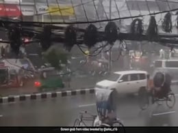 Viral Video Shows Rickshaw Moving Without Any Help, Internet Compares It With Tesla Viral Video Shows Rickshaw Moving Without Any Help, Internet Compares It With Tesla