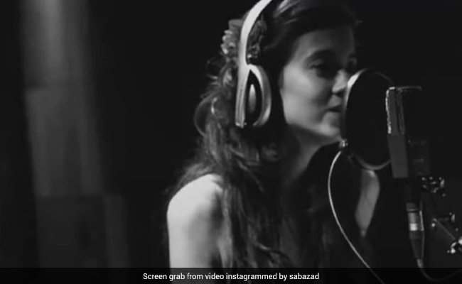 "This Is Beautiful": Hrithik Roshan Reviews Rumoured Girlfriend Saba Azad's New Song