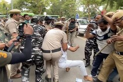 On Camera, Top Congress Leader Manhandled By Cops During Delhi Protest On Camera, Top Congress Leader Manhandled By Cops During Delhi Protest