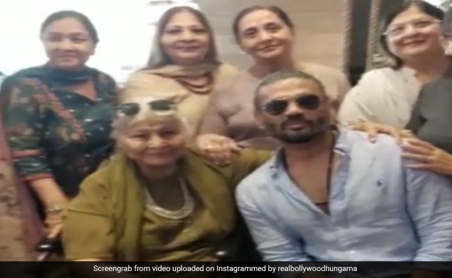 आज भी कायम है सुनील शेट्टी की दीवानगी, देखिए कैसे अन्ना पर नजर पड़ते झूम गईं फीमेल फैंस