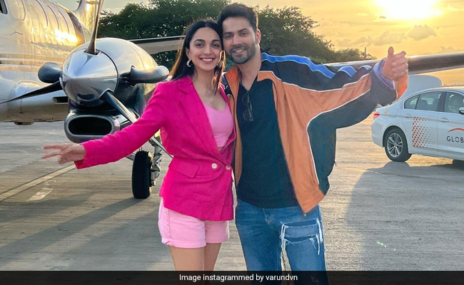 Inside Varun Dhawan's "Bharat Darshan" With Jugjugg Jeeyo Co-Stars