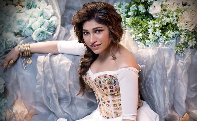Sponsored: Tulsi Kumaar's Soulful Touch To The Song <i>Hum Nashe Mein Toh Nahin</i>