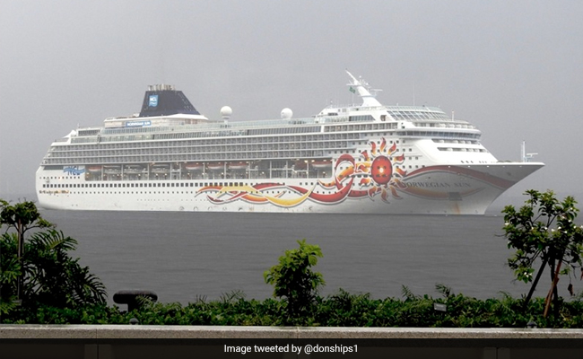 Video: The Moment Norwegian Cruise Ship Smashes Into Iceberg In Alaska