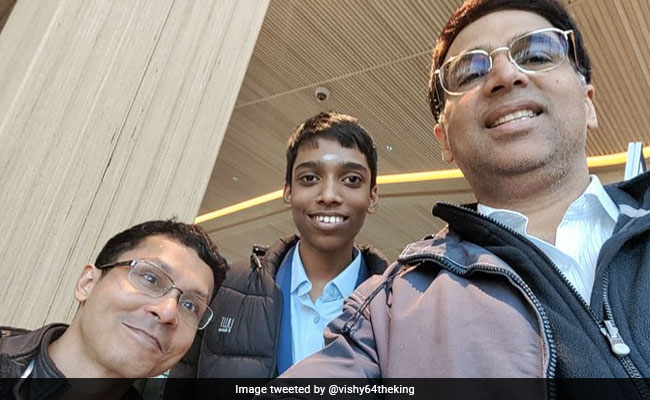 "Chess <i>Thambis</i>": Viswanathan Anand's Dinner Selfie With Child Prodigy