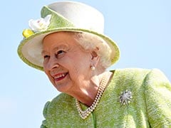 At Queen's Jubilee Celebrations, A Giant Moving Bollywood Cake