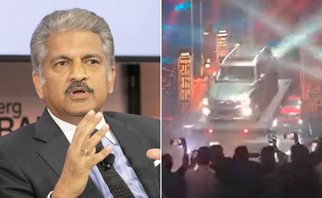 Video: "#BigDaddyOfSUVs" On Floating Ramp, Courtesy Anand Mahindra