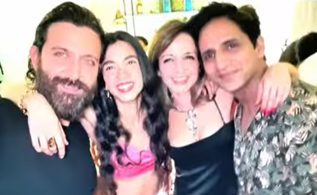 Sussanne Khan Left This Comment On Hrithik Roshan's Rumoured Girlfriend Saba Azad's Post