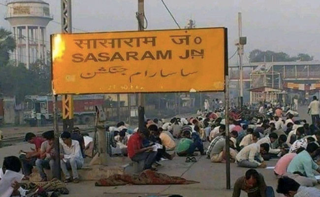 Viral LinkedIn Post On Bihar Railway Platform 'Study Group' Inspires Many
