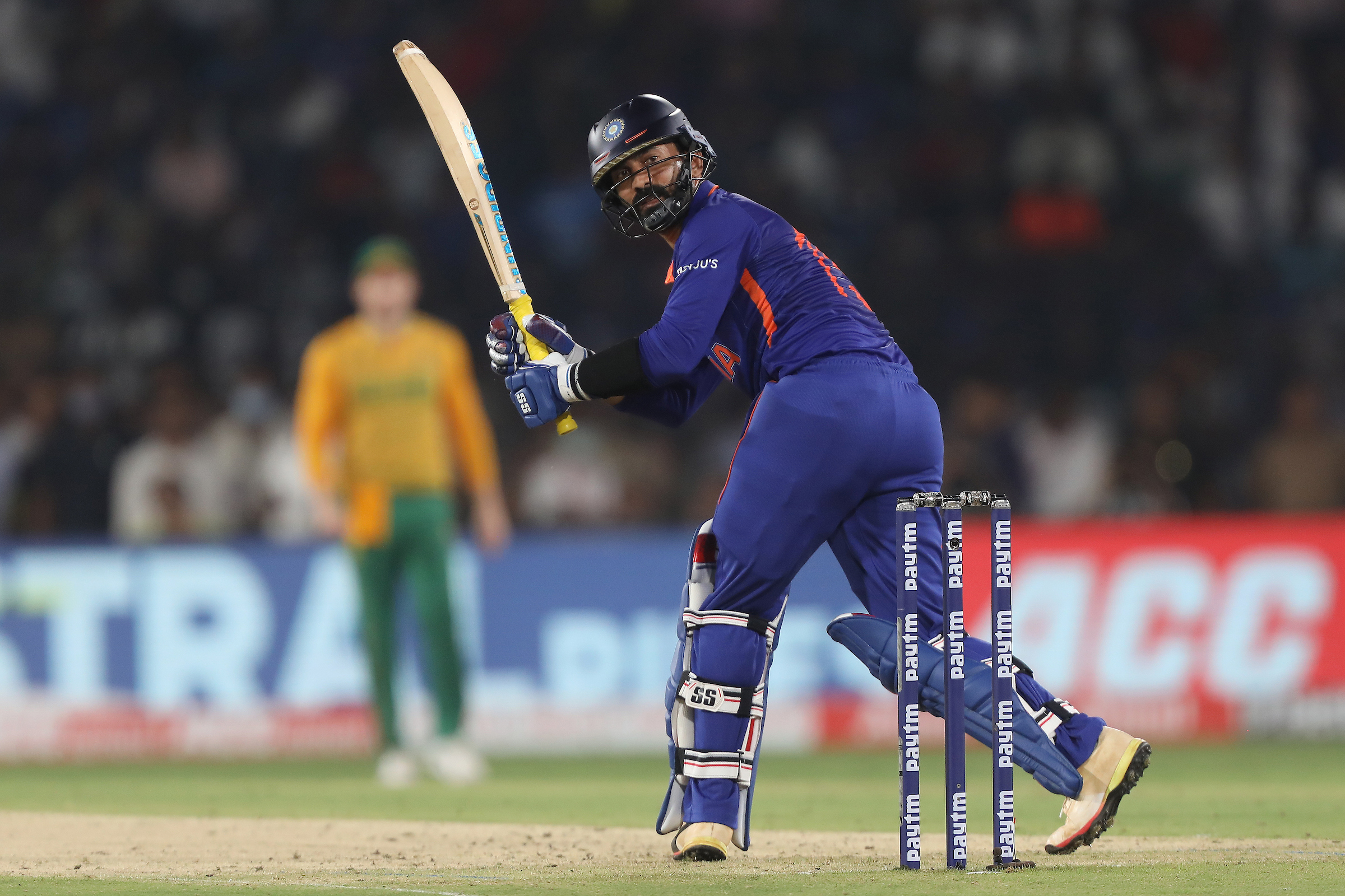 Ind vs Sa 2nd T20I: भारत की हार के बीच दिनेश कार्तिक ने फिर से लूटी सोशल मीडिया पर जमकर वाहवाही